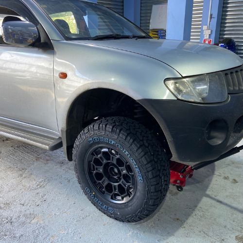 Offroad Tyres fitted on Mitsubishi L200 .